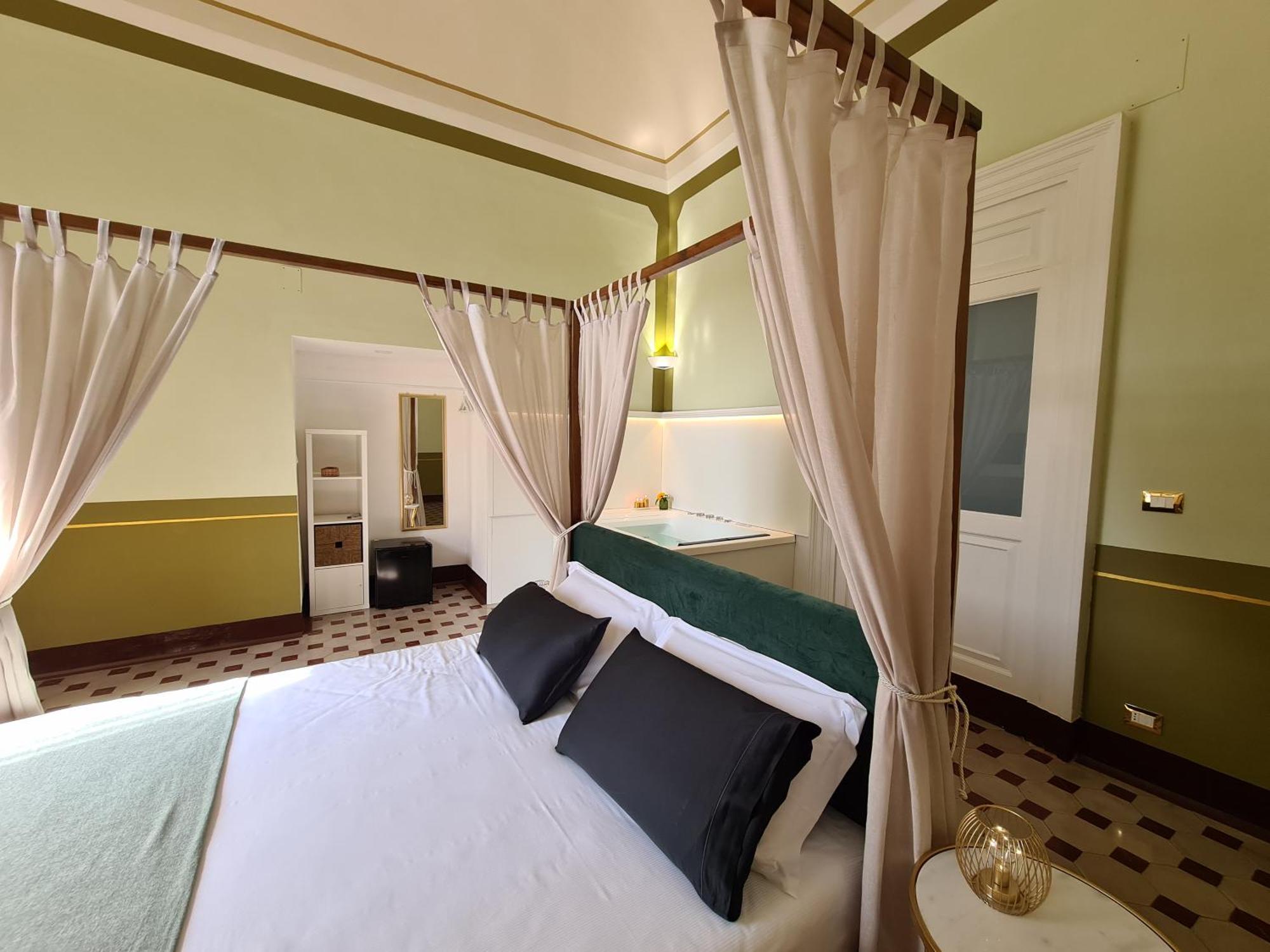Toscano Palace Luxury Rooms Катания Экстерьер фото