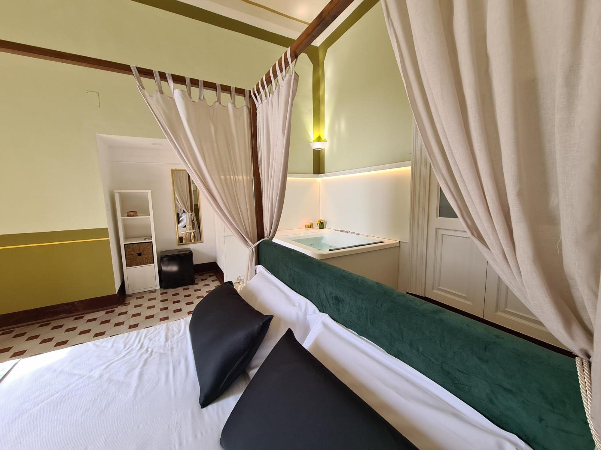 Toscano Palace Luxury Rooms Катания Экстерьер фото