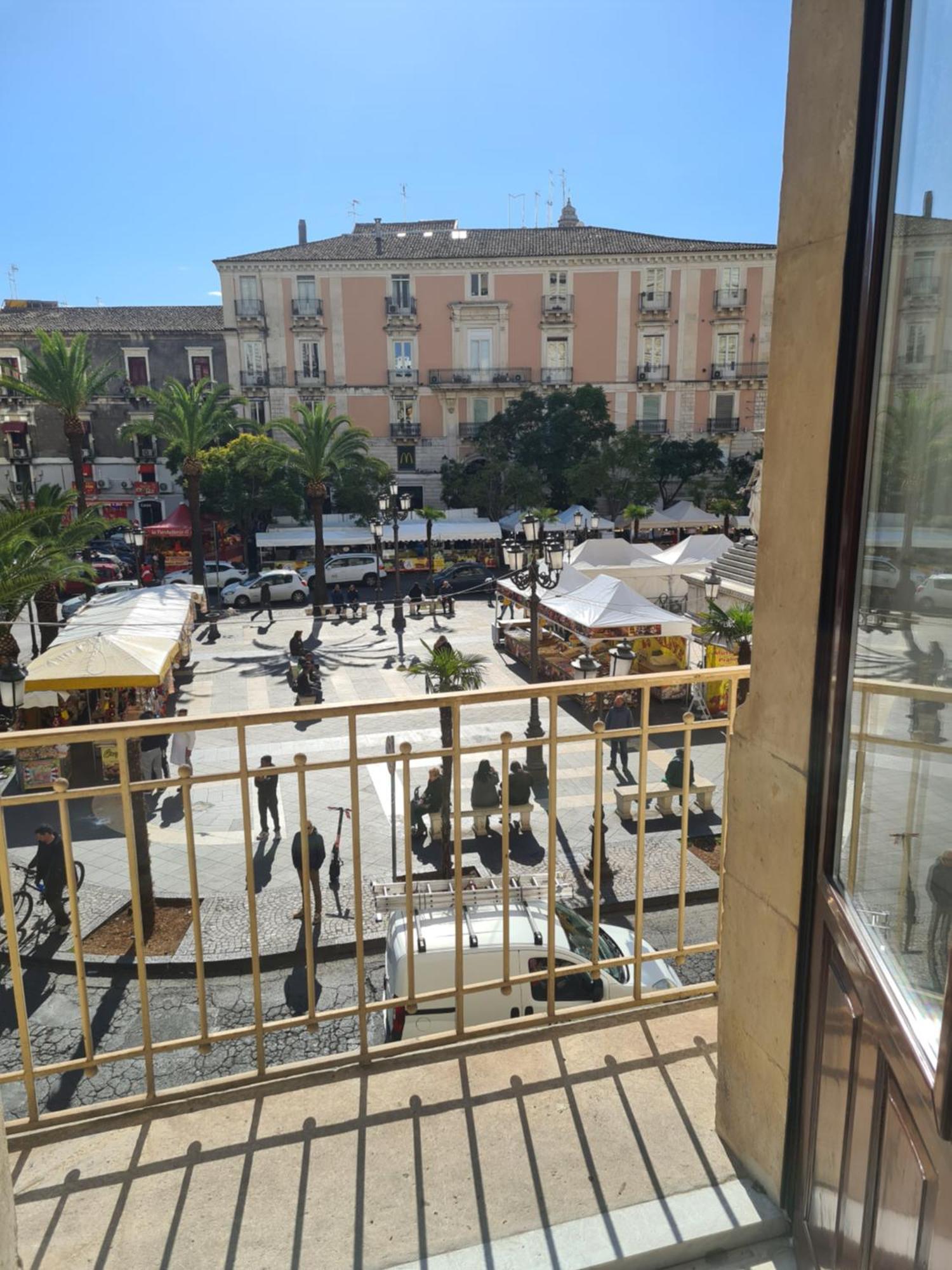 Toscano Palace Luxury Rooms Катания Экстерьер фото